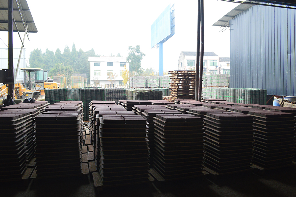 南充透水磚廠加油干多出磚，市政建設(shè)好喜好